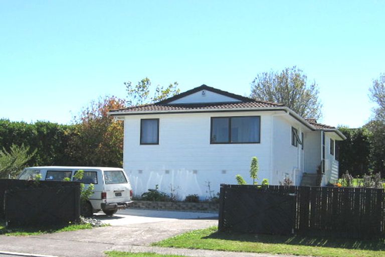 Photo of property in 76 Oreil Avenue, West Harbour, Auckland, 0618