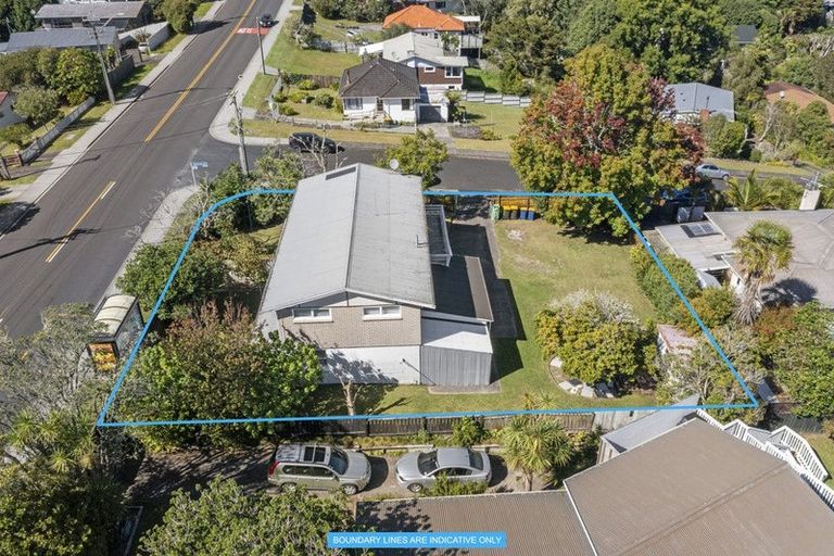 Photo of property in 222 Rangatira Road, Beach Haven, Auckland, 0626