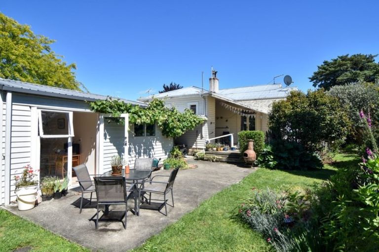 Photo of property in 10 Armstrong Avenue, Carterton, 5713