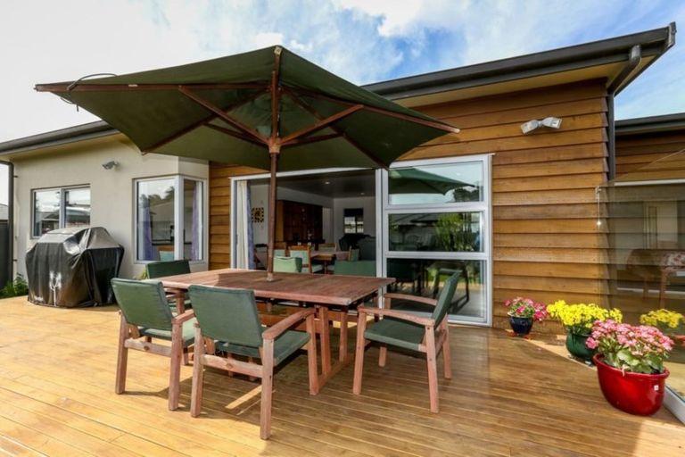Photo of property in 9 Settlers Close, Whalers Gate, New Plymouth, 4310