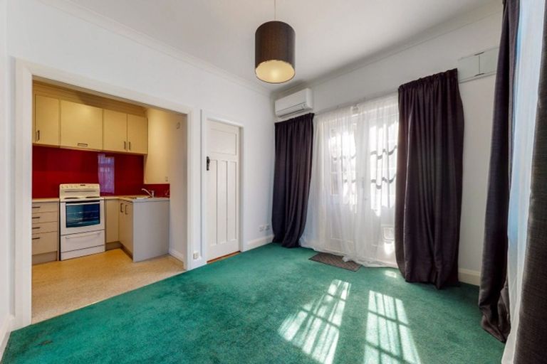 Photo of property in 3a Linwood Way, Island Bay, Wellington, 6023