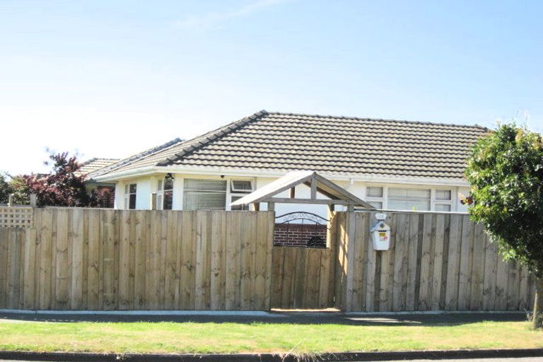 Photo of property in 11 Damien Place, Bromley, Christchurch, 8062