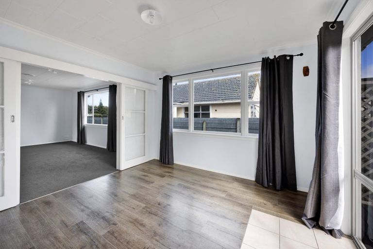 Photo of property in 9 Manawapou Road, Hawera, 4610