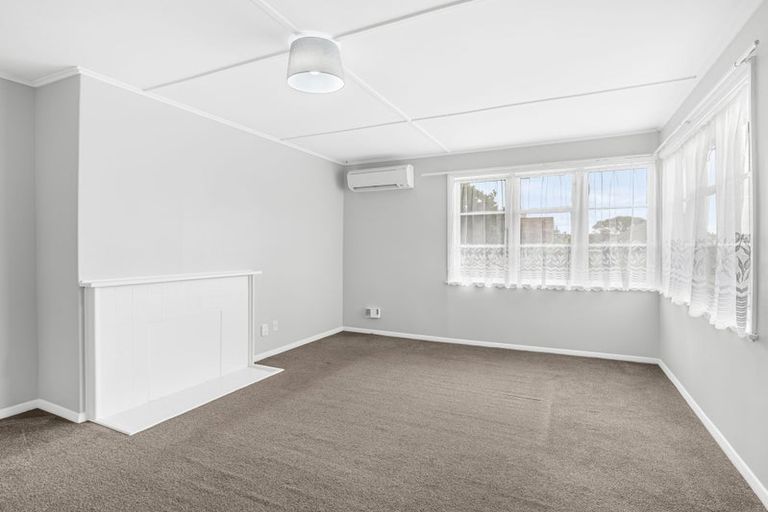 Photo of property in 17 Ngarimu Street, Roslyn, Palmerston North, 4414
