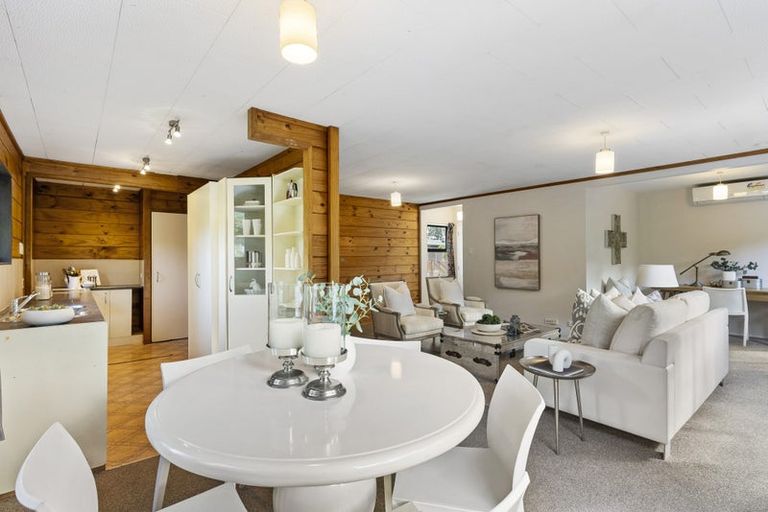 Photo of property in 37a Oteha Valley Road, Northcross, Auckland, 0632