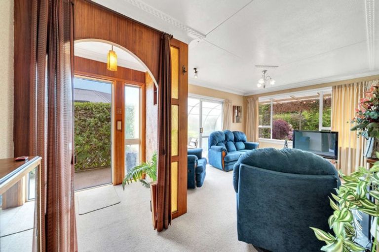 Photo of property in 12 Oxford Street, Holmes Hill, Oamaru, 9401