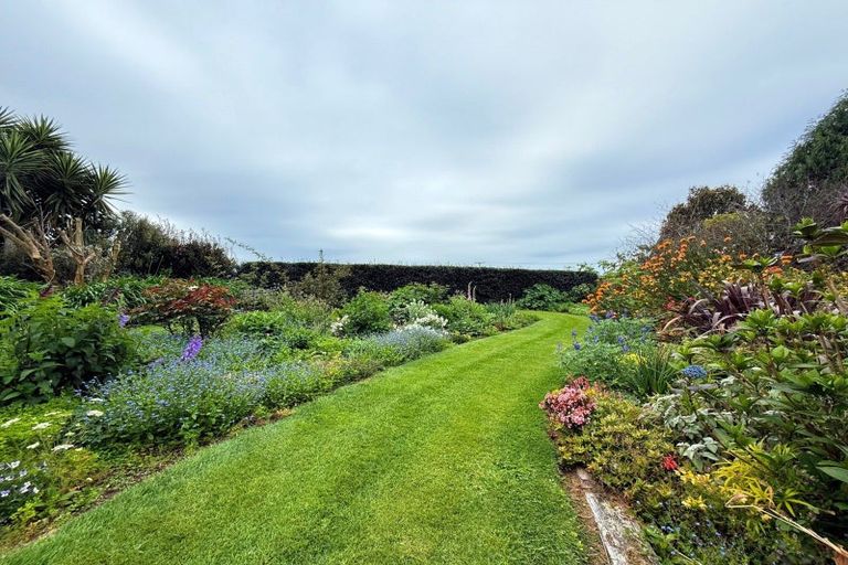 Photo of property in 154 Ohinepanea Road, Pukehina, Te Puke, 3186