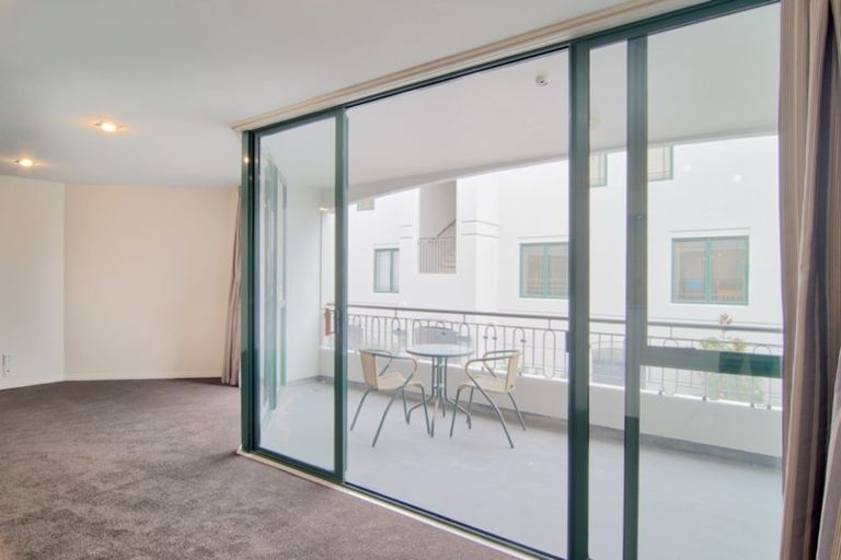 Photo of property in St James Courts, 4/77 Gloucester Street, Christchurch Central, Christchurch, 8013