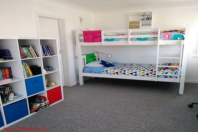 Photo of property in 19 Cologne Street, Martinborough, 5711