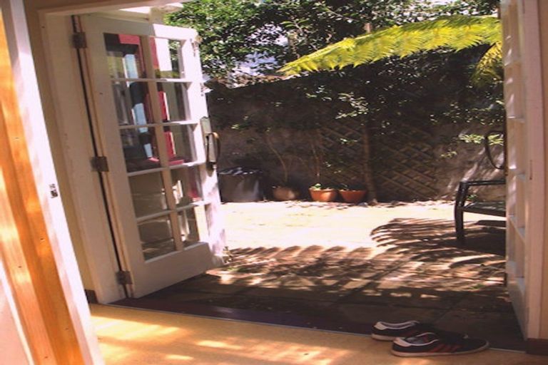 Photo of property in 44 Rolleston Street, Mount Cook, Wellington, 6021