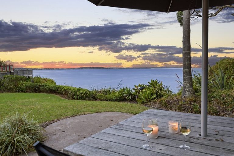 Photo of property in 24 Cliff Road, Torbay, Auckland, 0630