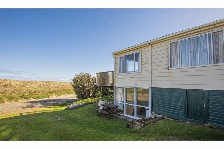 Photo of property in 37 Marine Drive, Te Kopuru, Dargaville, 0371