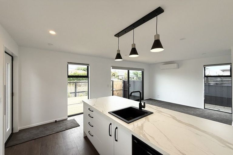 Photo of property in 37 Wildberry Street, Woolston, Christchurch, 8023