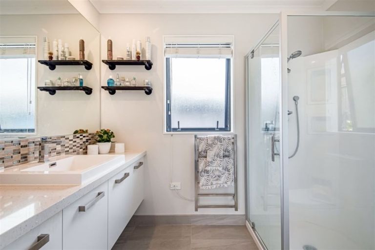 Photo of property in 83 Colonial Drive, Silverdale, 0932