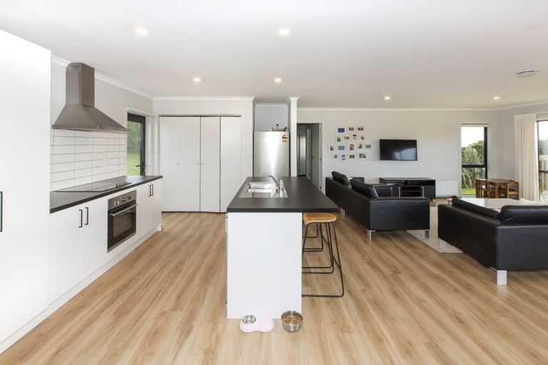 Photo of property in 4 Gillespie Drive, Baylys Beach, Dargaville, 0377