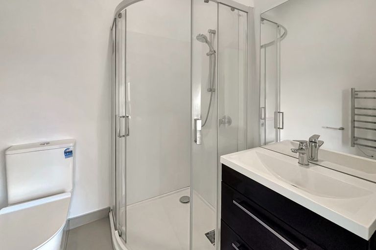 Photo of property in 62 Spenmoor Street, Newlands, Wellington, 6037