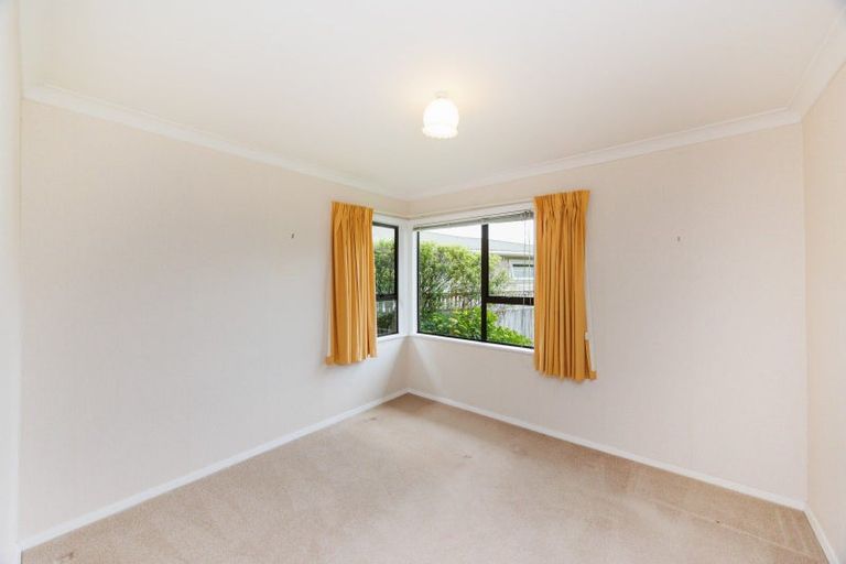 Photo of property in 12 Athlone Place, Hokowhitu, Palmerston North, 4410