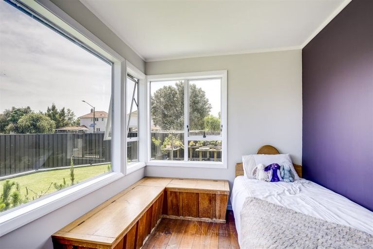 Photo of property in 2 Barton Avenue, Marewa, Napier, 4110