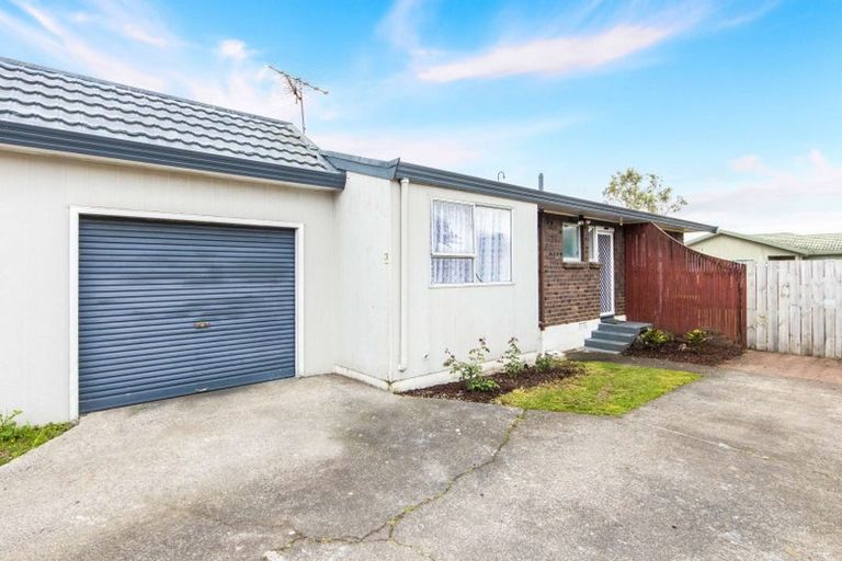 Photo of property in 3/124 Hutchinson Avenue, New Lynn, Auckland, 0600