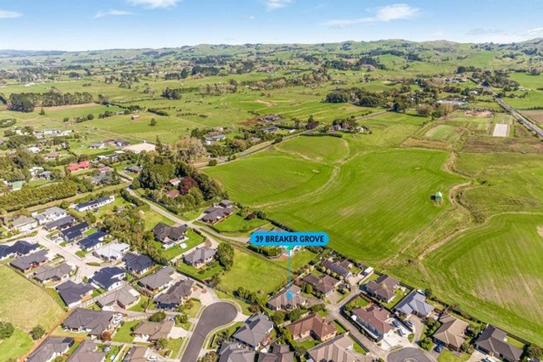 Photo of property in 39 Breaker Grove, Waiuku, 2123
