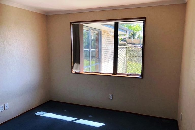 Photo of property in 2 Surrey Lane, Glenview, Hamilton, 3206