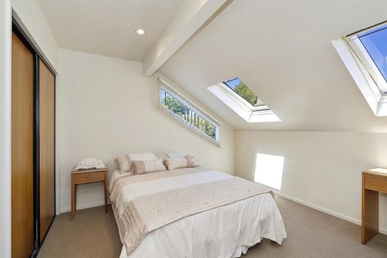 Photo of property in 10 Godfrey Place, Ilam, Christchurch, 8041