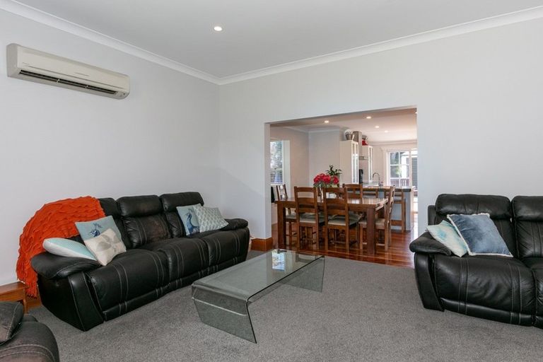 Photo of property in 1106 Caroline Road, Mayfair, Hastings, 4122