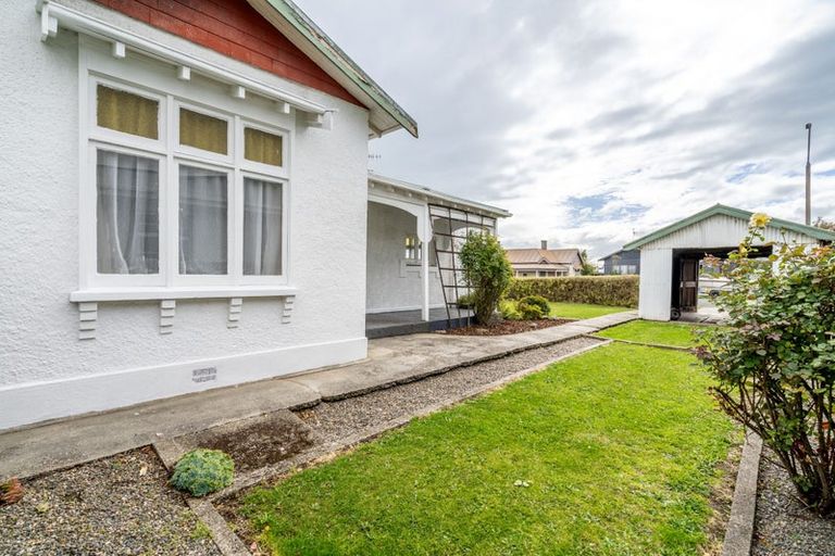 Photo of property in 17 Collingwood Street, Strathern, Invercargill, 9812