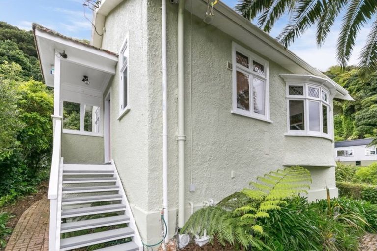 Photo of property in 79 Ngaio Gorge Road, Ngaio, Wellington, 6035