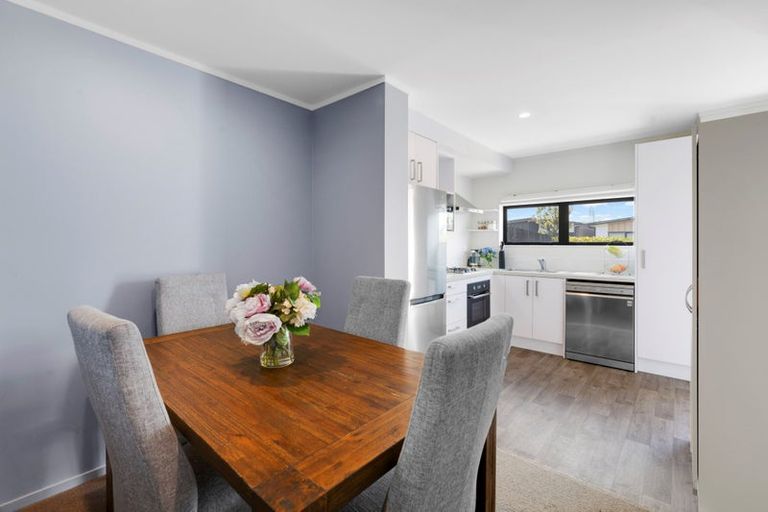 Photo of property in 95 Battalion Drive, Papakura, 2110