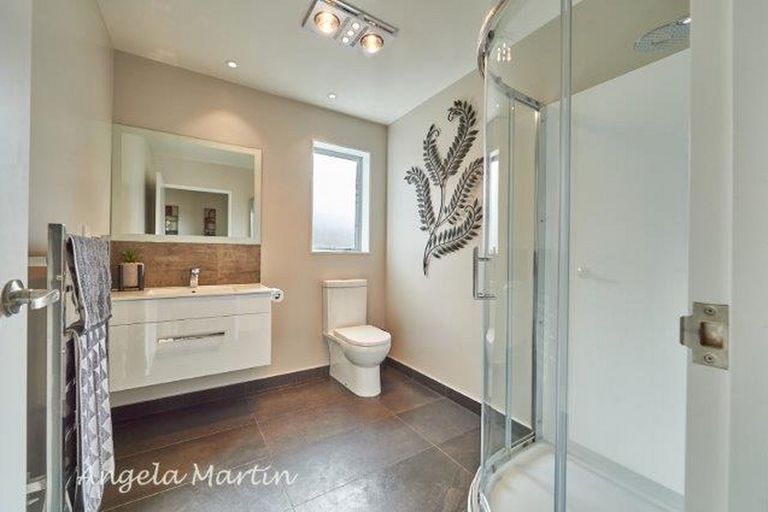 Photo of property in 140 Ruapehu Drive, Fitzherbert, Palmerston North, 4410