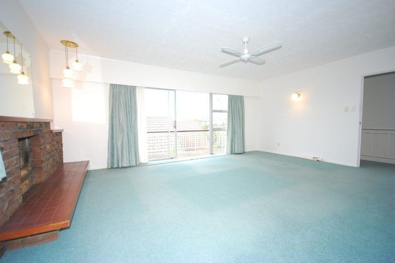 Photo of property in 19 Maxwelton Drive, Mairangi Bay, Auckland, 0630