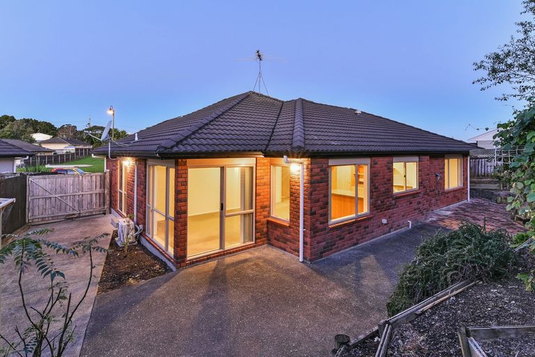 Photo of property in 26 Foxlaw Street, Randwick Park, Auckland, 2105