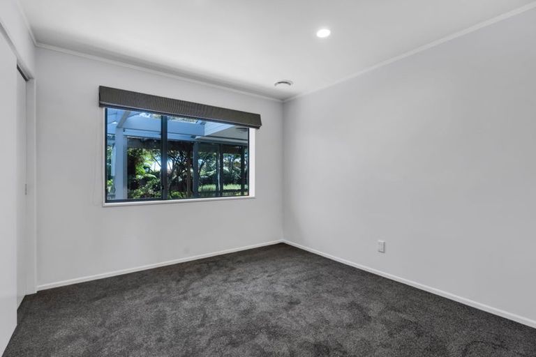 Photo of property in 3e Kinross Drive, Merrilands, New Plymouth, 4312