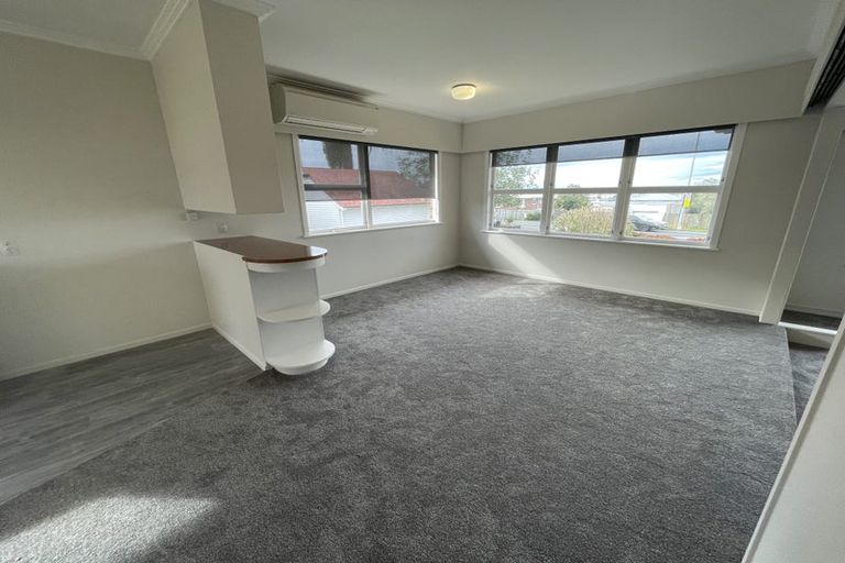 Photo of property in 222 Te Atatu Road, Te Atatu South, Auckland, 0610
