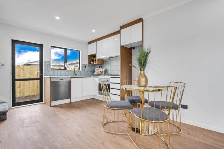 Photo of property in 2/177 Old Wairoa Road, Papakura, 2110