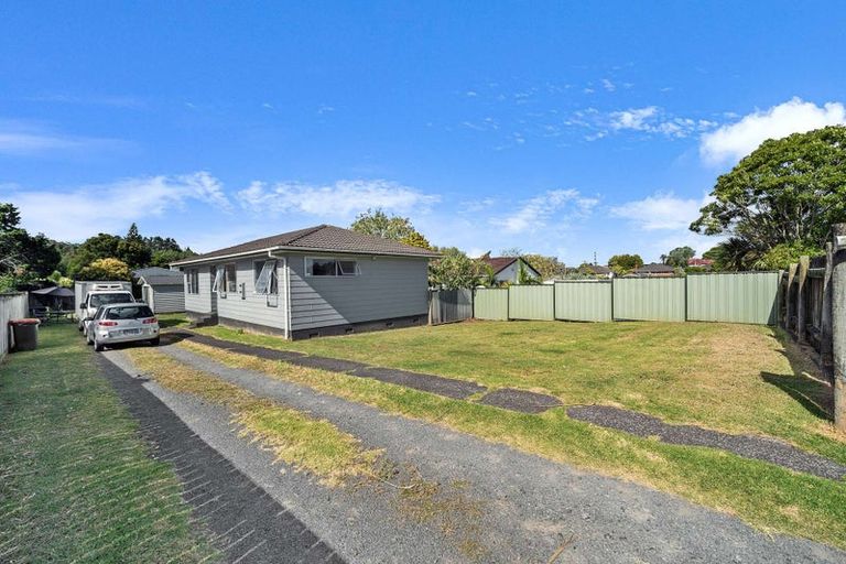 Photo of property in 6 Karina Place, Glen Eden, Auckland, 0602