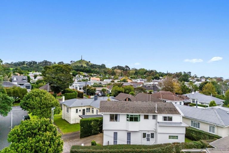 Photo of property in 101 Namata Road, One Tree Hill, Auckland, 1061