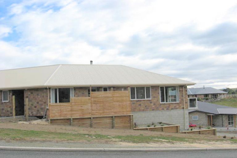 Photo of property in 19 Grove Avenue, Weston, Oamaru, 9401