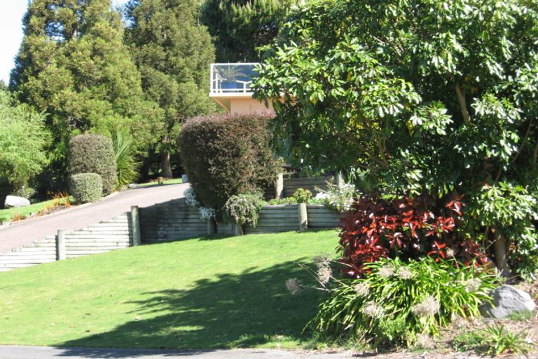 Photo of property in 15 Cherry Lane, Acacia Bay, Taupo, 3330