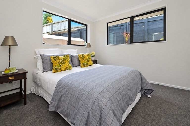 Photo of property in 33 Saralee Drive, Manurewa, Auckland, 2105