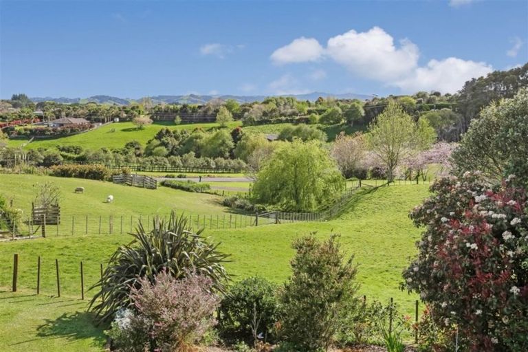 Photo of property in 150 Kaipara Road, Papakura, 2582