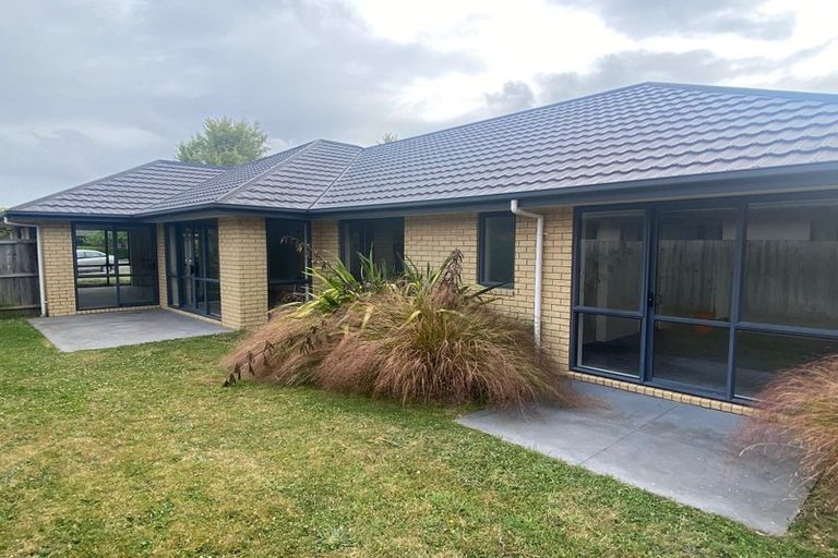 Photo of property in 8 Richard Seddon Drive, Northwood, Christchurch, 8051