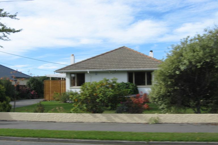 Photo of property in 31 Middlepark Road, Sockburn, Christchurch, 8042