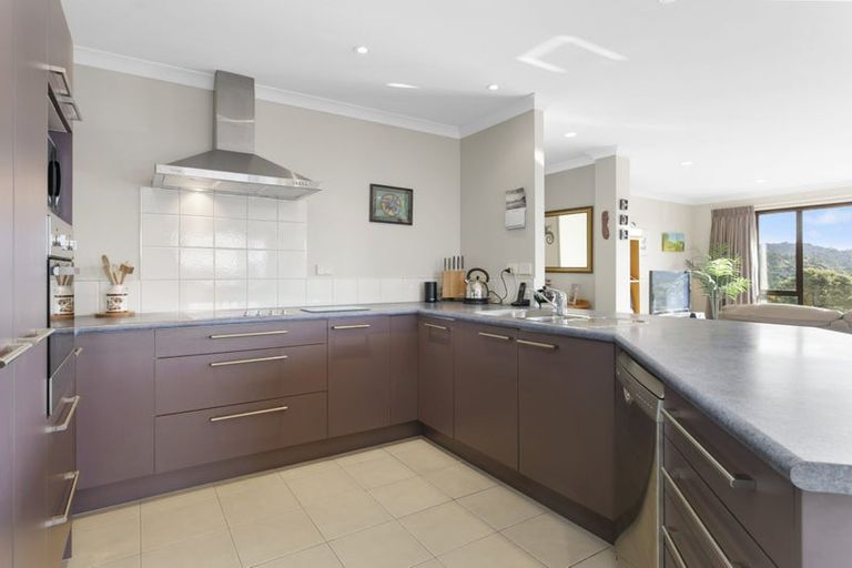 Photo of property in 2 Foothills Lane, Glen Eden, Auckland, 0602