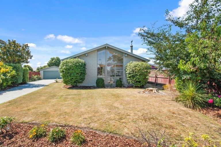 Photo of property in 22 Sarabande Avenue, Redwood, Christchurch, 8051