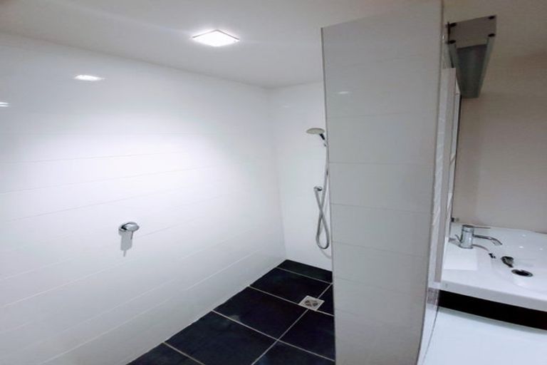 Photo of property in Piermont Apartments, 4i/82 Cable Street, Te Aro, Wellington, 6011