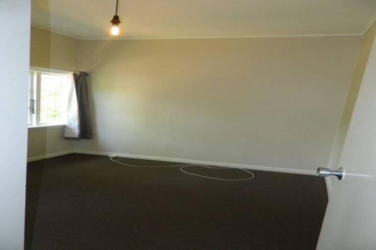 Photo of property in 5 Huia Street, Tawa, Wellington, 5028