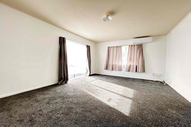 Photo of property in 21 Secretariat Place, Randwick Park, Auckland, 2105