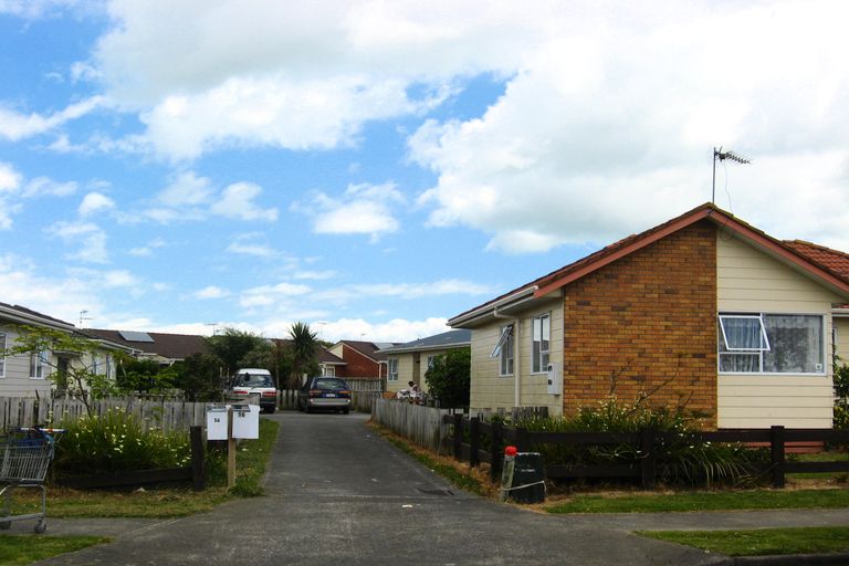 Photo of property in 14 Robert Skelton Place, Clendon Park, Auckland, 2103